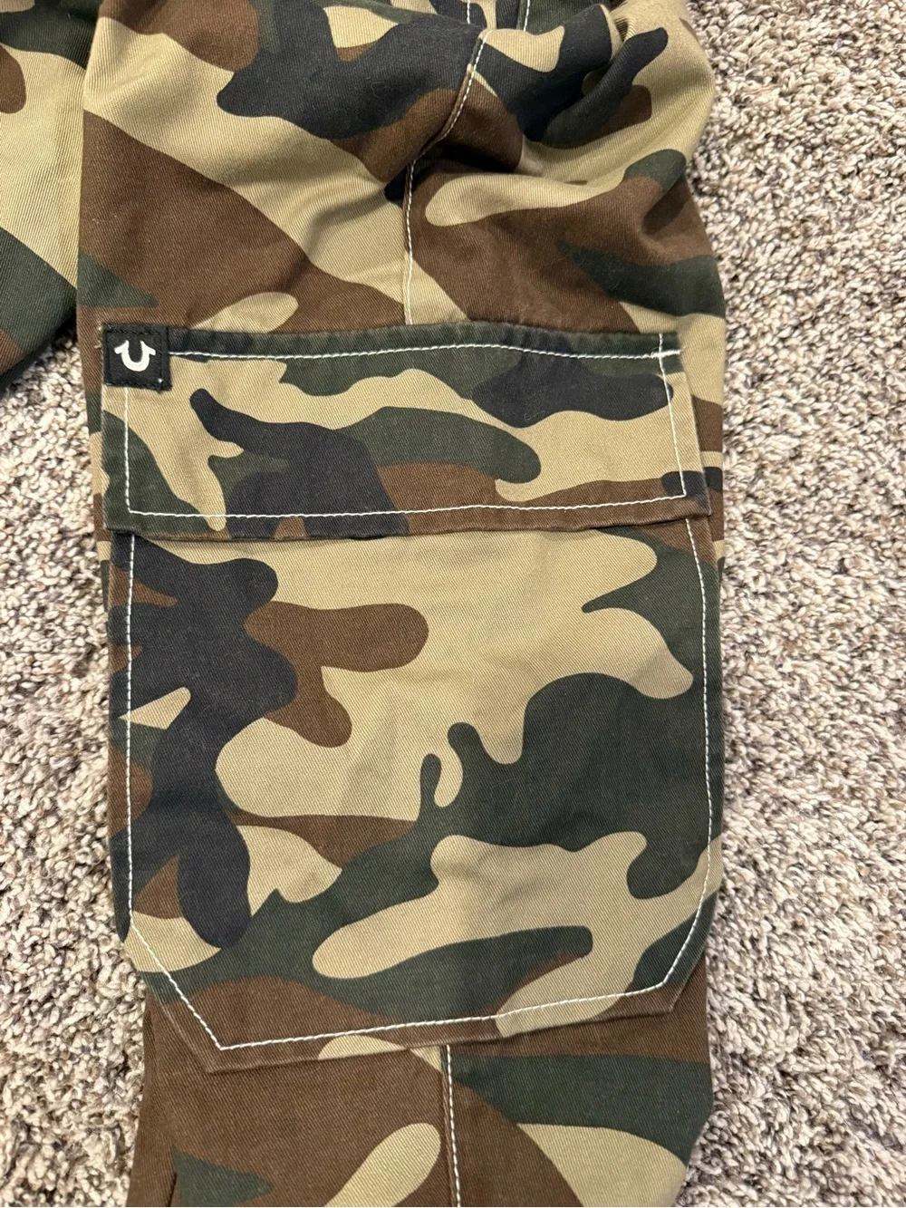 True Religion Camo Cargo Jogger Pants Hunting Camo Elastic Waist Men’s Small NWT